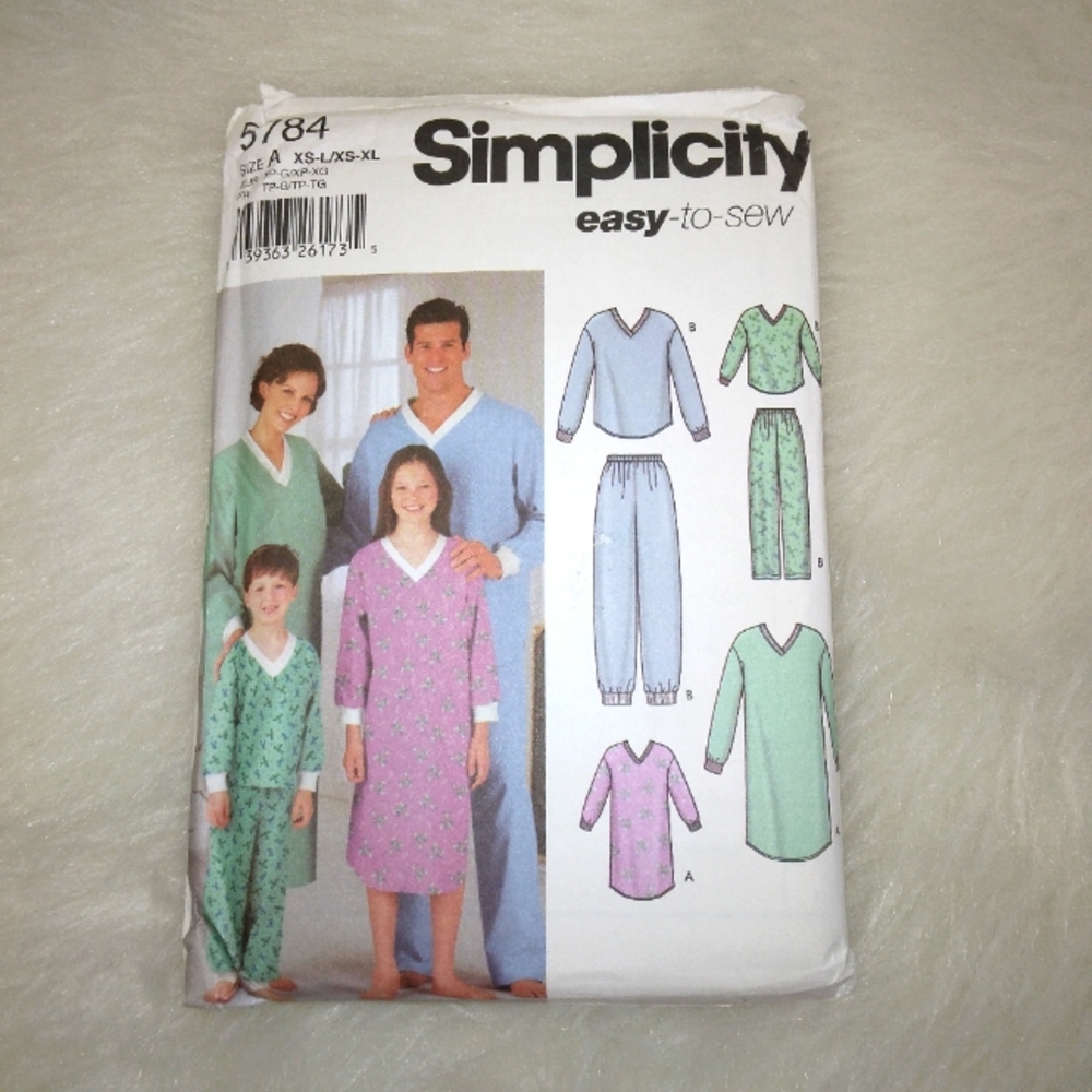SIMPLICITY 5784 Children's and adults' Nightshirt & Pajamas C(XS-L) A(XS-XL)